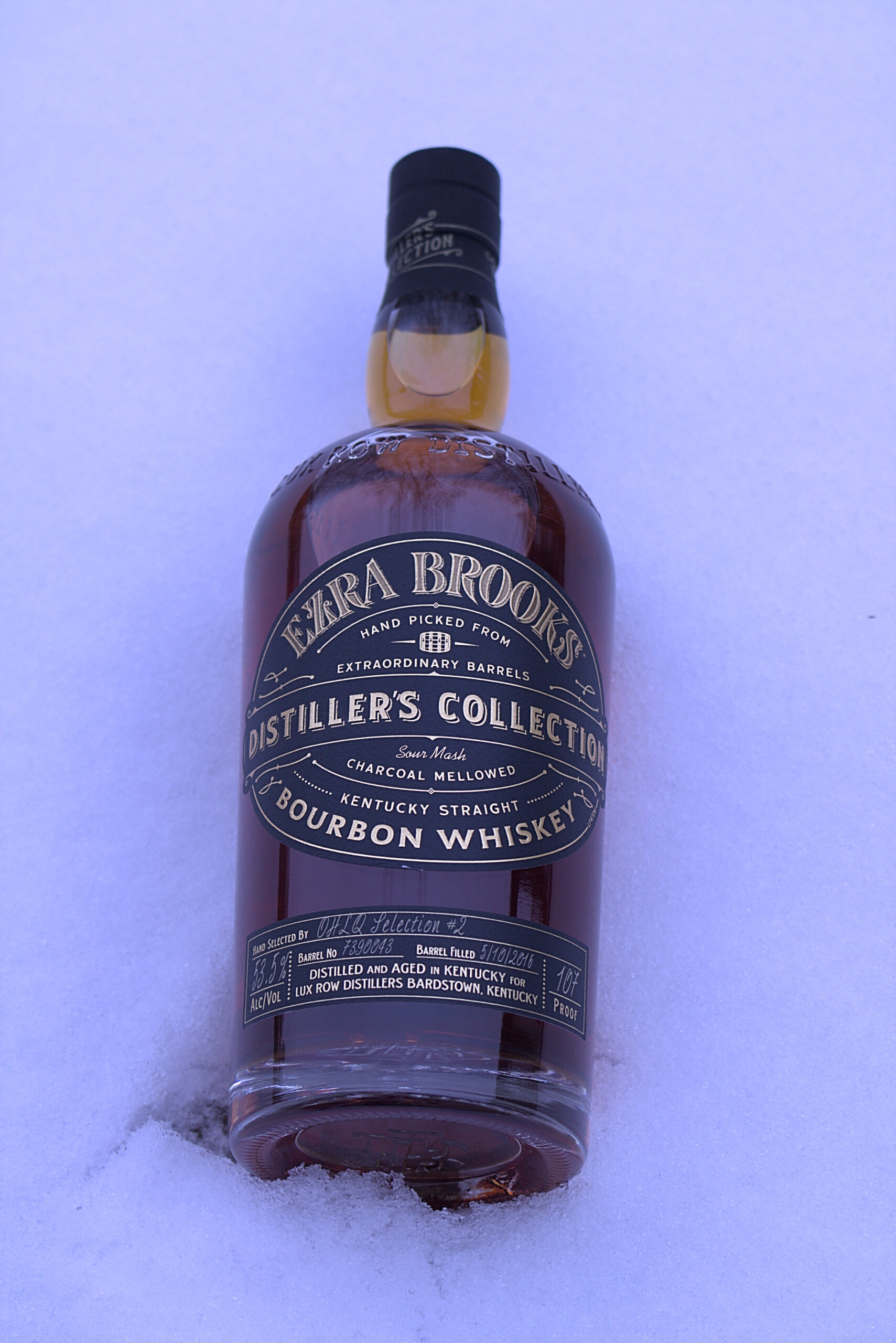 https://www.firstpourcocktails.com/wp-content/uploads/2023/02/Ezra-Brooks-Distillers-Collection-Bourbon-%E2%80%93-OHLQ-Selection-2-Top-Shot-scaled.jpg